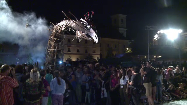 Festivalul International de Teatru de la Sibiu. Carnaval pe strazile orasului si reprezentatii inedite de dans