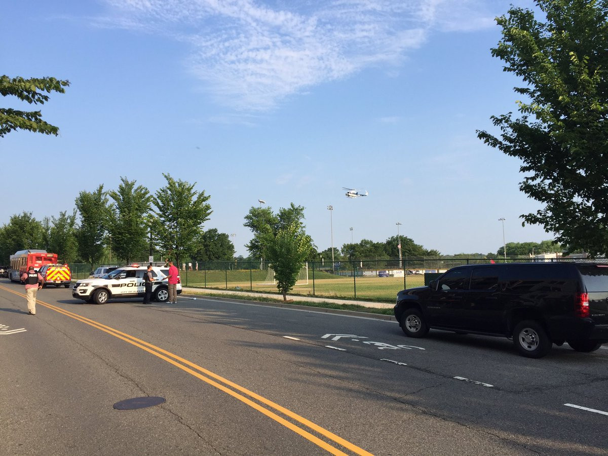 Congresman-ul republican Steve Scalise, impuscat de un barbat care a lucrat pentru Bernie Sanders, este in stare critica