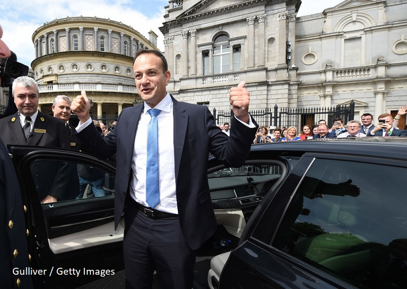Leo Varadkar a fost ales oficial in functia de premier al Irlandei. Este primul Taoiseach gay si pe jumatate indian