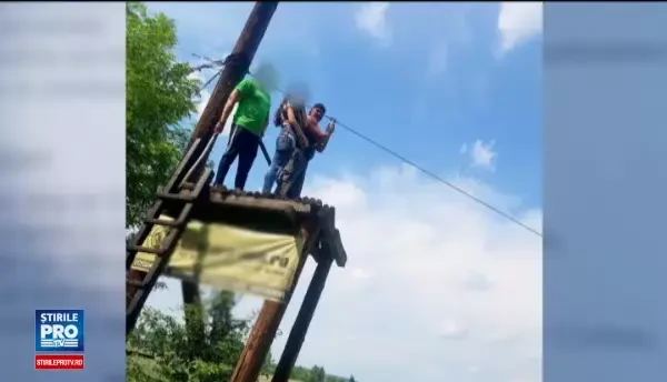 A cazut de la cativa metri inaltime in timp ce se dadea cu tiroliana. Ce a patit eleva aflata in excursie cu clasa