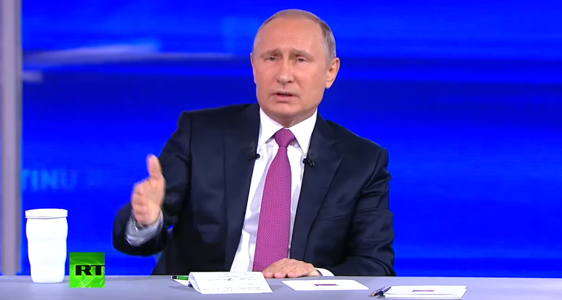 Vladimir Putin i-a facut o oferta fostului director FBI, James Comey. "Suntem gata sa ii oferim azil politic in Rusia"