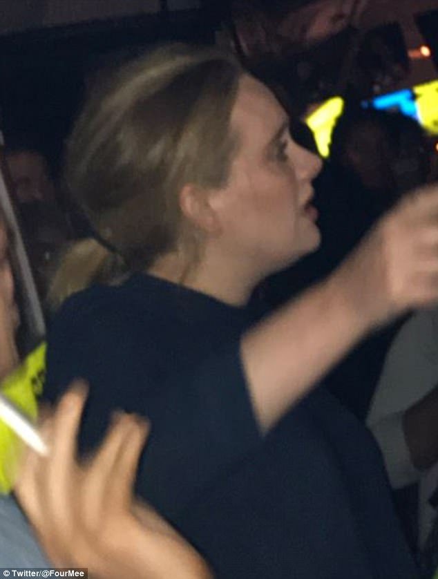 Adele, incendiu turn