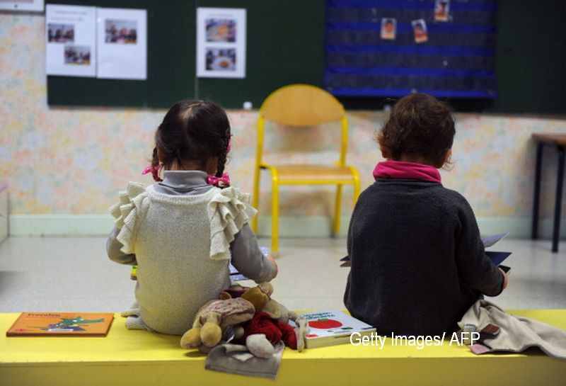 Mai mulți copii din Olt au ajuns acasă cu vânătăi și mușcături. A fost deschisă o anchetă