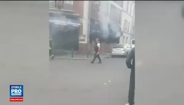 O romanca, la munca in Franta, in stare critica dupa ce restaurantul unde lucra a fost incendiat: Se duc si vin in sicriu