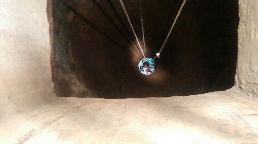 Pompierii tulceni au fost solicitati sa coboare intr-o fantana adanca de 30 de metri, pentru a scoate o persoana decedata