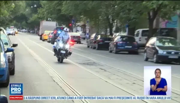 Batran lovit de un TAXI pe trecerea de pietoni, in Capitala. Ce facea soferul in loc sa se uite la drum