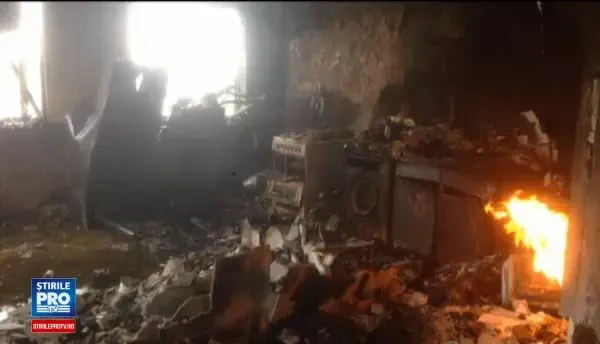 Cel putin 65 de morti si disparuti in incendiul de la Londra, anunta The Sun. Primarul, confruntat de localnici furiosi