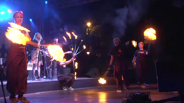 Domnitele, cavalerii, artistii si insusi Dracula au animat Cetatea Targovistei, la Festivalul Medieval