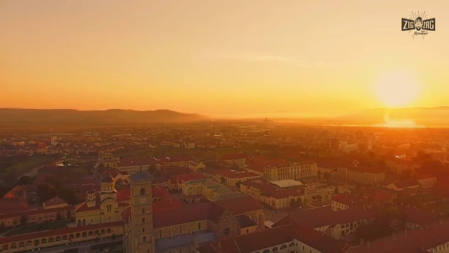 Merg in vacante exotice, isi impartasesc experientele online si castiga bani. Un cuplu din Romania a vizitat peste 70 de tari