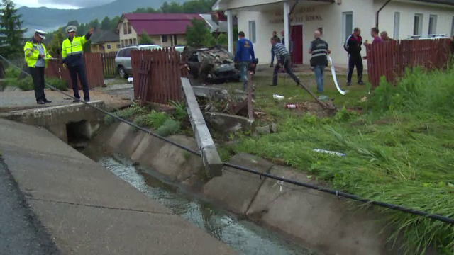 Doi tineri din Bistrita-Nasaud au murit intr-un accident, dupa ce au vrut sa ii faca o farsa unui prieten