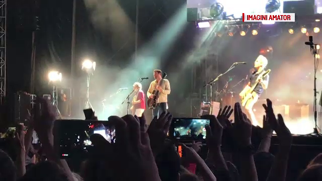Rockerii de la Kings of Leon i-au entuziasmat pe fanii din Romania. "Sex on fire" si "Use somebody" au incins atmosfera