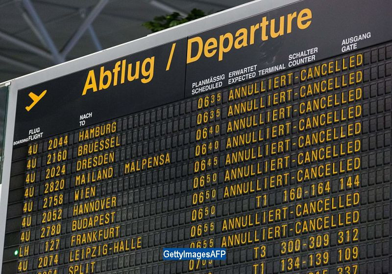 Activitatea aeroportului din Stuttgart, suspendata duminica dimineata din cauza unei amenintari cu bomba: 2 persoane arestate