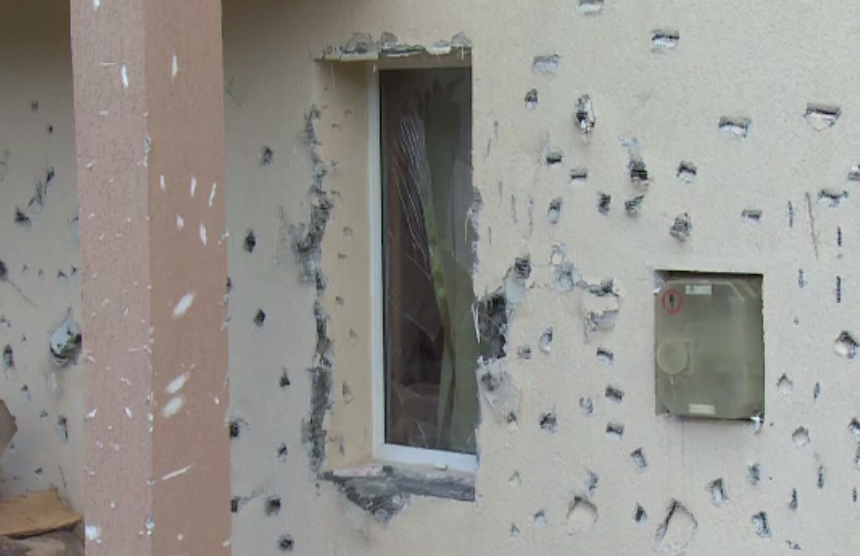 Suparat ca sotia divorteaza de el si a obtinut un ordin de restrictie, un barbat din Arges s-a razbunat pe casa conjugala