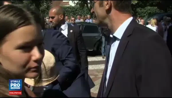 Macron, cel mai puternic sef de stat in Franta de la Charles de Gaulle incoace: Venit de nicaieri, e acum peste tot