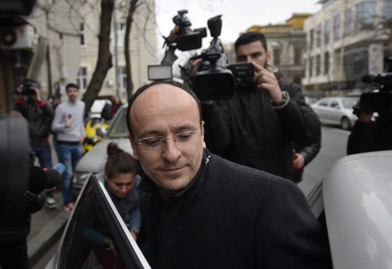 "Mana dreapta” a lui Darius Valcov la Slatina a vorbit despre lucrari "cu dedicatie” de la Vasile Blaga