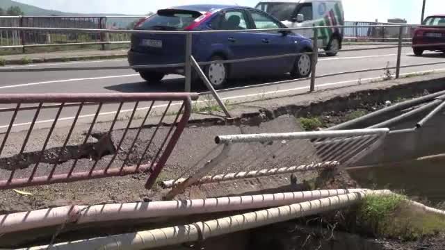 pod peste Trotus la intrarea in Onesti