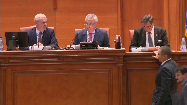 Momente inedite la dezbaterea si votarea motiunii de cenzura. Dragnea, catre Ponta: "Esti cu rang de ministru, esti nebun?"