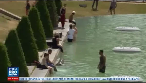 15 tari din Europa, afectate de un val de caldura. Stephen Hawking: Daca nu colonizam Luna si Marte, rasa umana e blestemata