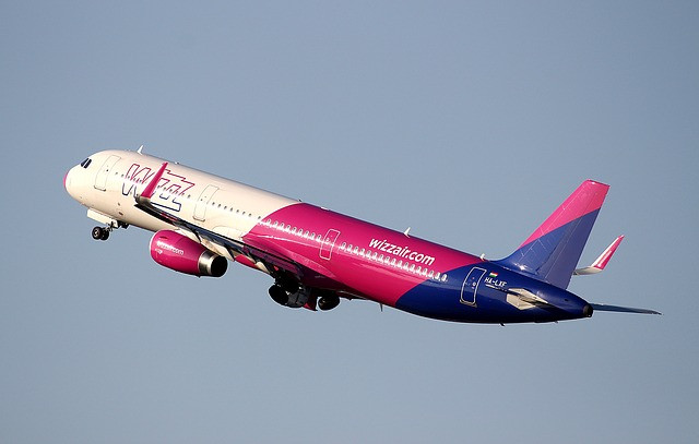 Wizz Air lansează 70 de rute noi, în această vară. Anunțul companiei pentru România