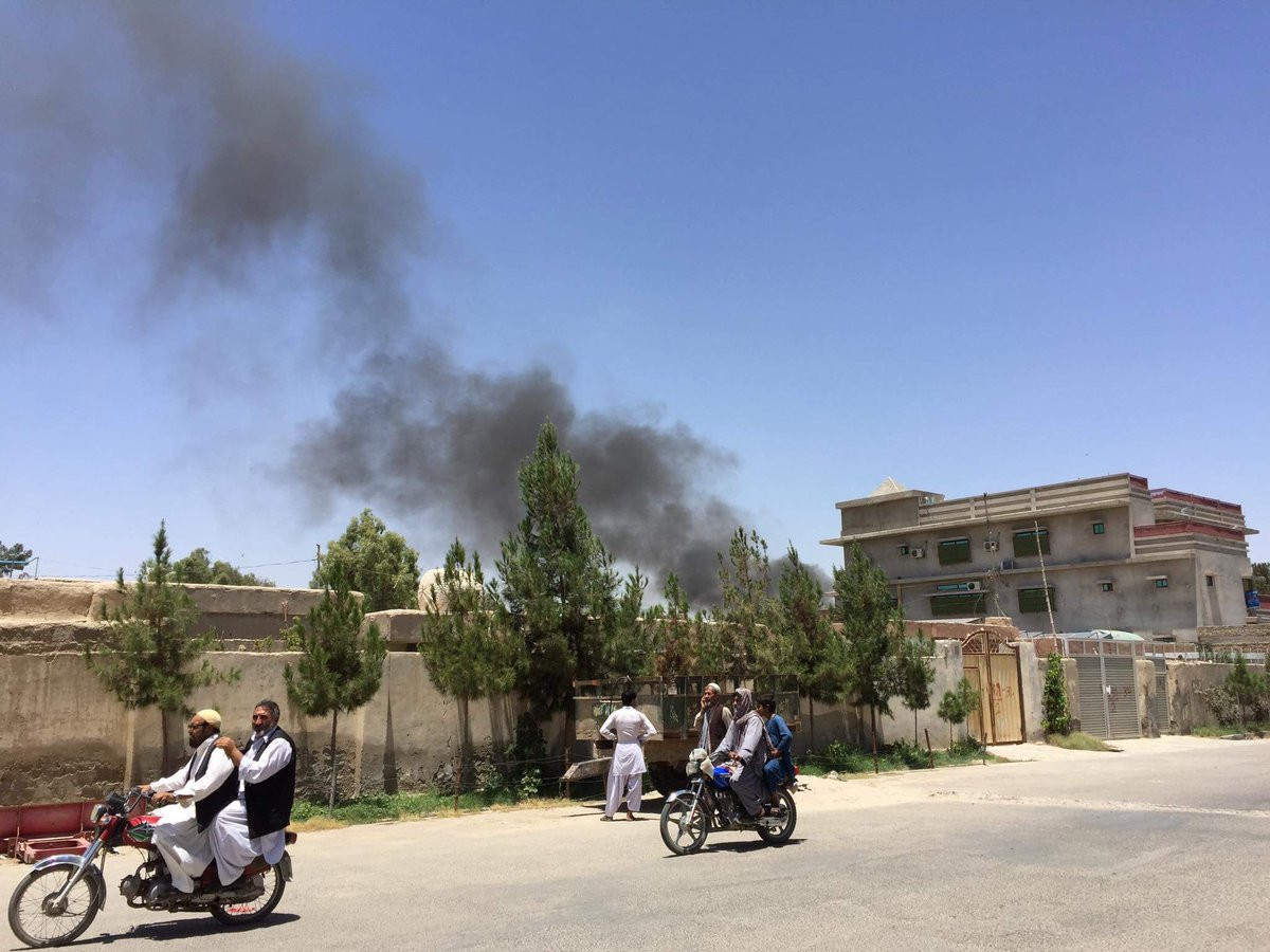 Atentat cu masina capcana in Afganistan. Cel putin 20 de oameni au murit in timp ce asteptau sa-si ia salariile