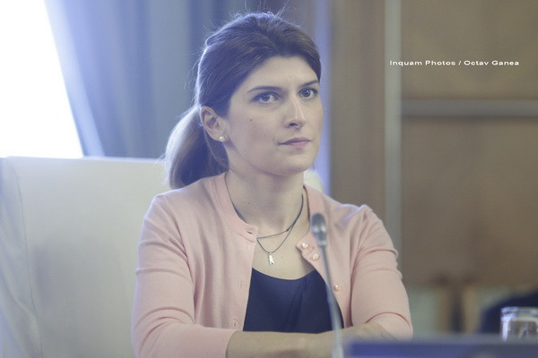 Presedintele Romaniei contrazice Guvernul: Discutia despre cererile ministrilor demisionari este "artificiala" si "inutila"