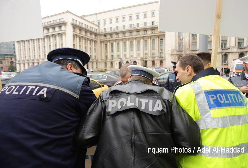 Situatie rara in Craiova. Un agent de la Politia Locala a fost oprit in trafic de un echipaj de la Politia Rutiera