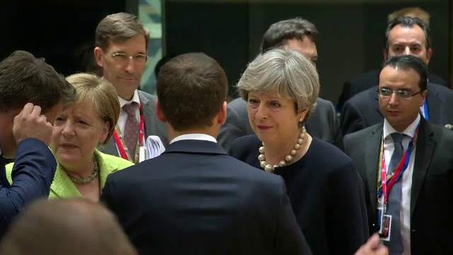 Planurile Theresei May pentru europenii, inclusiv romani, stabiliti in UK, dezvaluite la Bruxelles: "Le aparam drepturile"