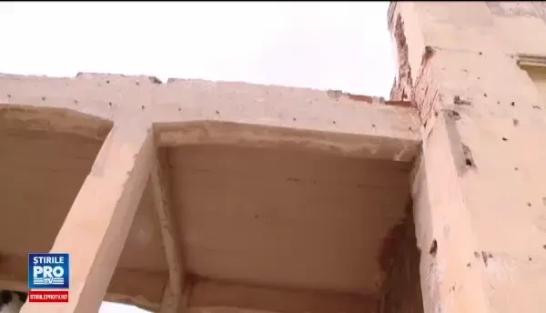 Un tanar din Iasi care practica parkour, in stare grava la spital dupa ce a cazut de pe o cladire. Va fi operat pe creier