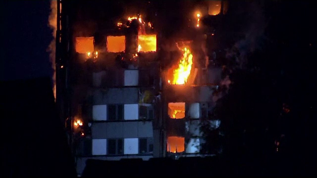 Tragedia de la turnul Grenfell din Londra s-ar putea repeta. Incendiul ar fi izbucnit de la o combina frigorifica defecta