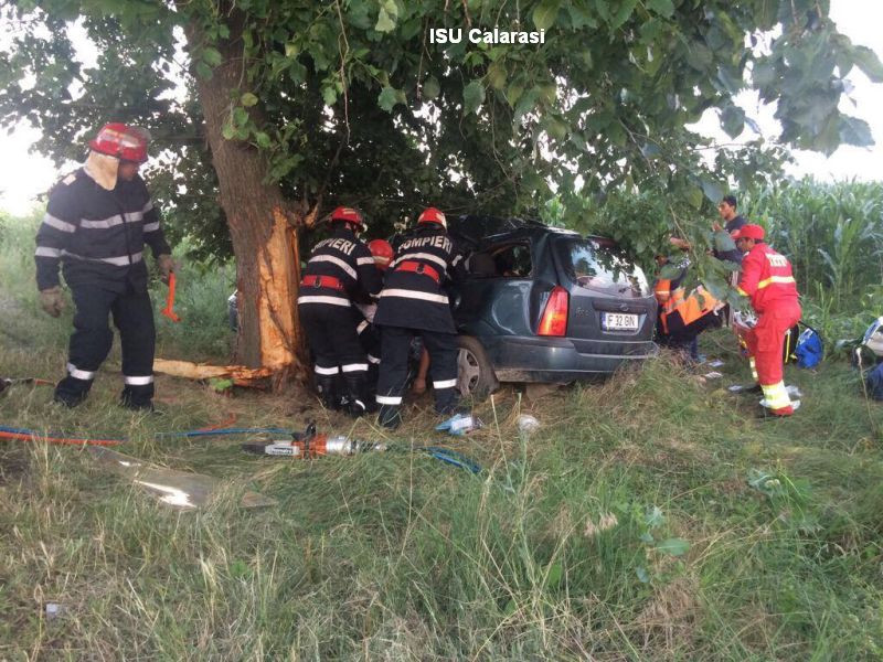 Trei morti si doi raniti grav, in urma unui accident petrecut in Calarasi. Printre victime, doua fetite de 8 si 12 ani