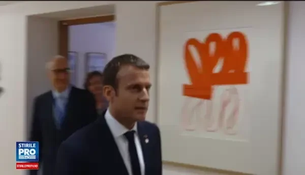 Presedintele Frantei a acceptat invitatia de a veni in Romania. De ce l-a oprit premierul danez pe Iohannis la Bruxelles