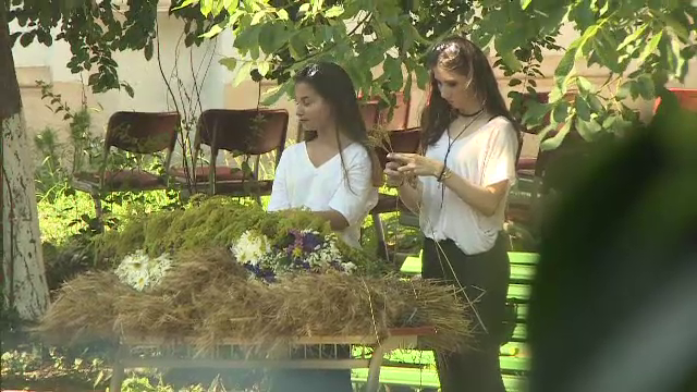 Noaptea de Sanziene, celebrata in Capitala. Cum a fost marcata ziua iubirii si a fertilitatii in gradina Scolii Centrale