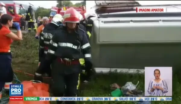 FILMUL accidentului din Brasov, unde un autocar cu 36 de oameni s-a rasturnat. Cum s-a produs si in ce stare sunt ranitii
