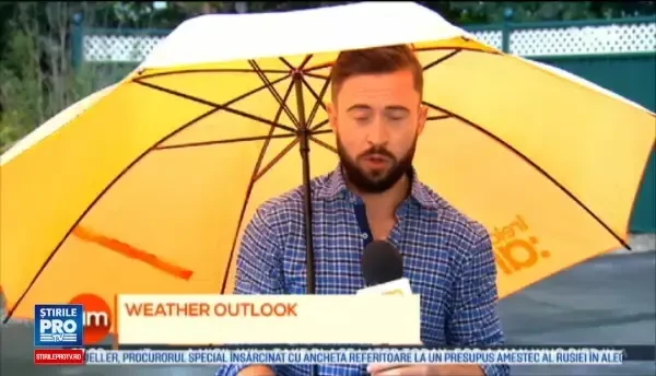 Transmisiune cu peripetii pentru un reporter din Irlanda. Ce i s-a intamplat la o rafala puternica de vant