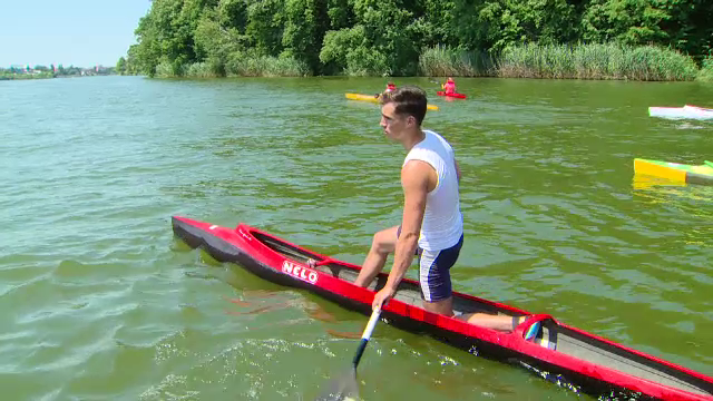 Unul dintre cele mai mari lacuri naturale din tara a ajuns o balta privata. "De ce filmezi? E proprietate privata!"