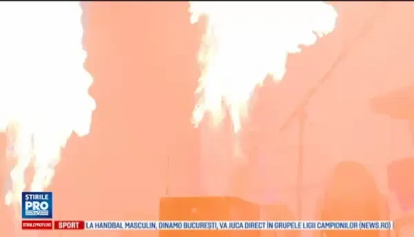 Cantaretul John Newman a facut spectacol la Festivalul Afterhills, de langa Iasi. Duminica e ultima zi de show