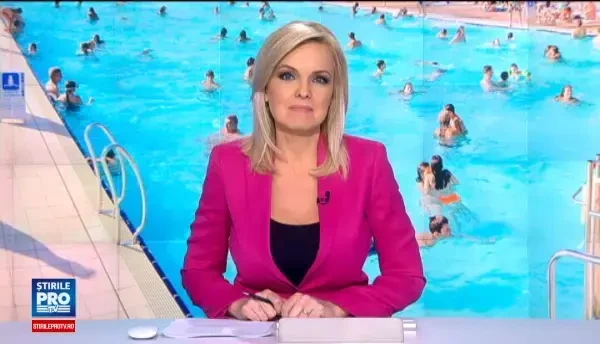 Aglomeratie mare la piscinele si strandurile din Capitala. Rujul rosu de seara, nelipsit din machiajul unei zile la plaja