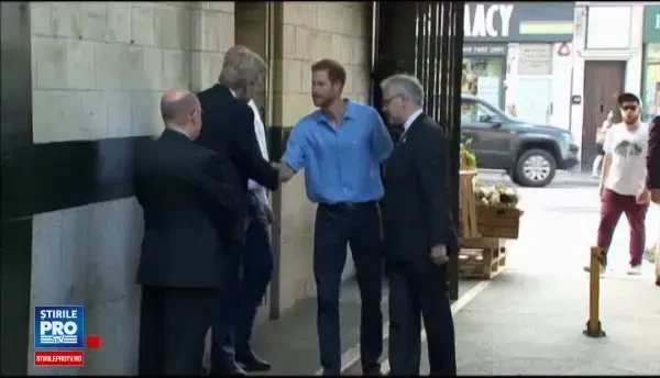 Printul Harry si-a dorit sa renunte la titlul nobiliar si la privilegiile de membru al Familiei Regale britanice