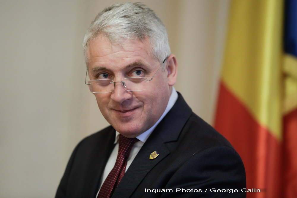 Ministrul Apărării a demisionat după scandalul salariilor eşalonate