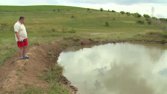 Un tata care a incercat sa isi salveze fiicele de la inec a murit impreuna cu una dintre ele