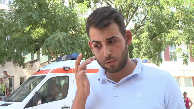 Doi tineri din Craiova sustin ca au fost batuti de politistii rutieri. Acestia nu ar fi oprit la semnalul agentilor