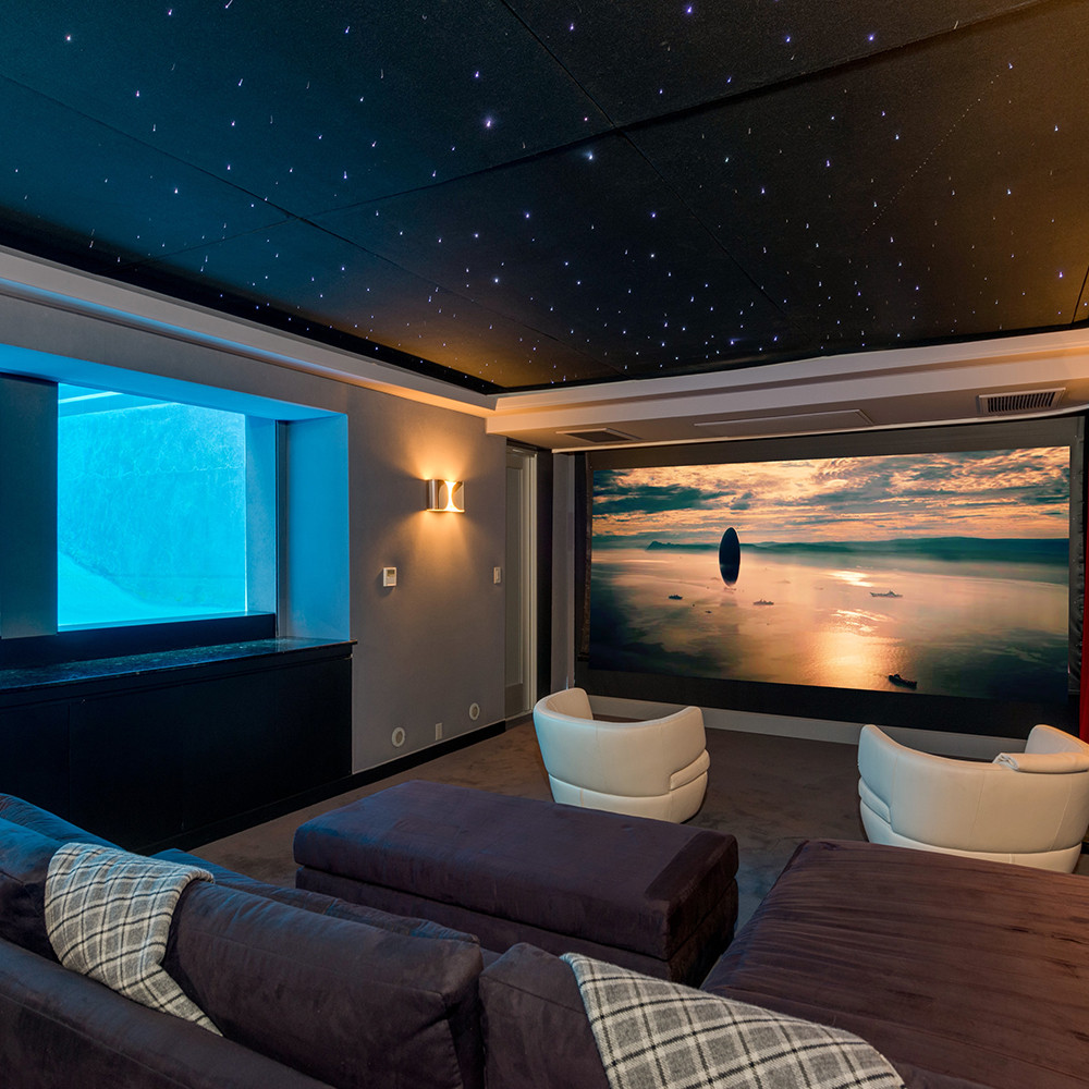 A fost construita in 1962 si este in unul dintre cele mai exclusiviste cartiere din lume! Cat cere un actor actor celebru pe aceasta casa