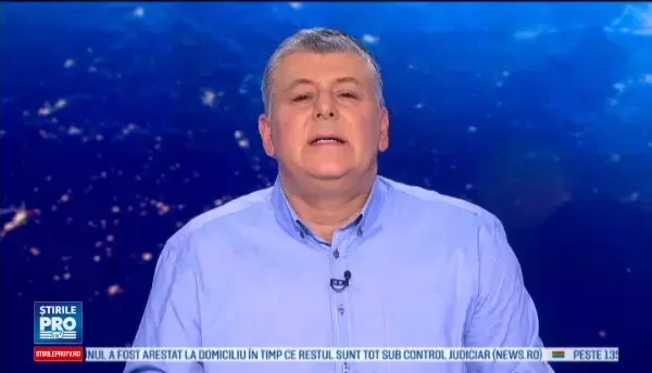 O fata de 14 ani sare din telefondola, iar cei aflati dedesubt o prind. Momentul, surprins de camera