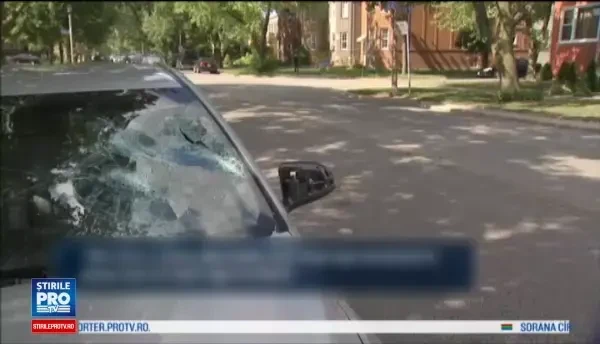 15 masini distruse complet de un barbat cu un topor. Cum au reusit politistii sa il prinda pe suspect