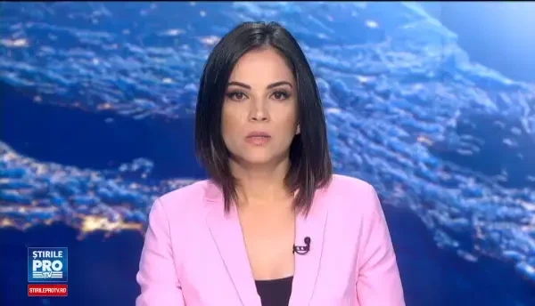 Imagini socante surprinse pe o strada din Cluj. O fetita este la un pas sa fie lovita de o masina; reactia mamei