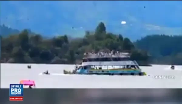 Sase persoane si-au pierdut viata si alte 16 raman disparute, dupa ce o ambarcatiune s-a scufundat intr-un lac din Columbia
