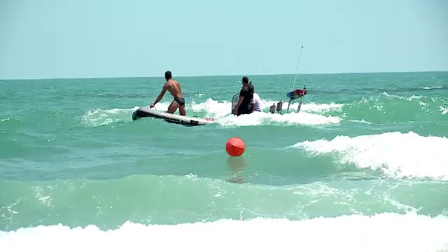 Fetita de 11 ani, data disparuta dupa ce a fost trasa de curenti in mare. In zona era arborat steagul rosu