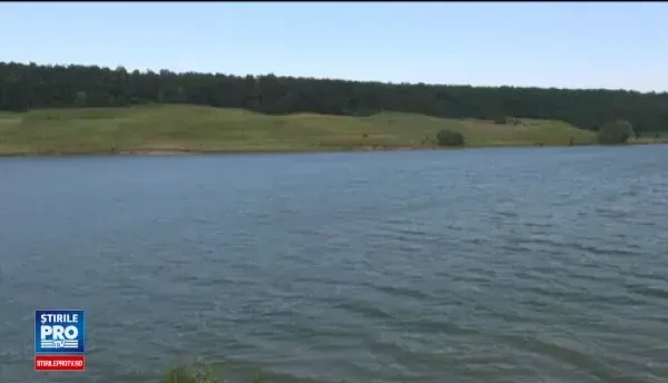 Un barbat s-a inecat si altul este in coma profunda, dupa ce au facut baie in locuri neamenajate