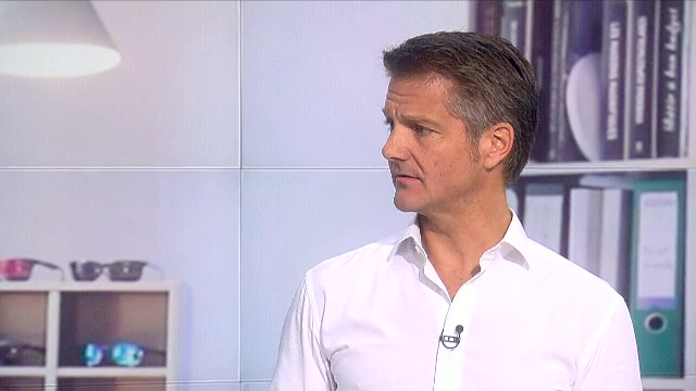 iLikeIT. Un spaniol ajuta la salvarea planetei fabricand ochelari din plasticul adunat din mari si oceane