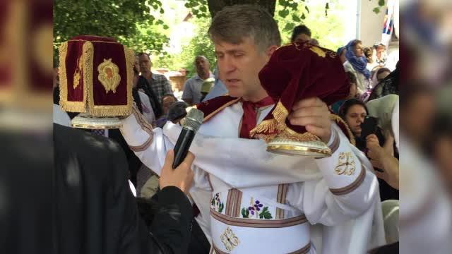 Tanarul care l-a inregistrat pe preotul Pomohaci traieste in Germania. Parintele se declara nevinovat si acuza o inscenare